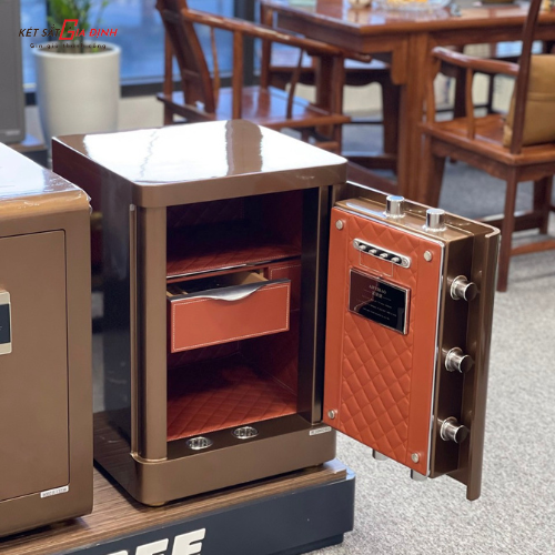 Ảnh mở cửa của két sắt nhìn tổng quan nội thất bên trong két sắt AIFEIBAO TLBII60 