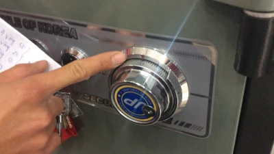 Cách mở két sắt 6 số hiệu quả